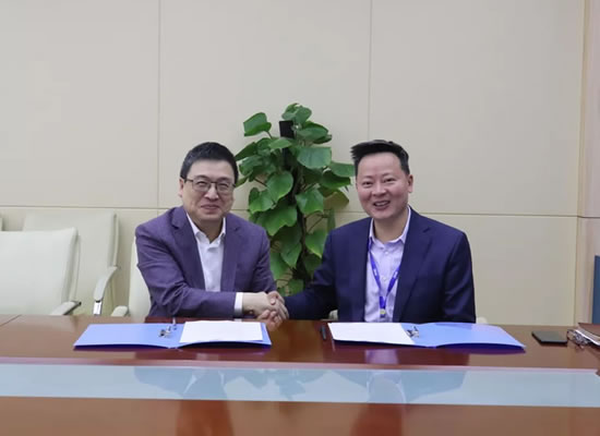 中加合作，走向國際化